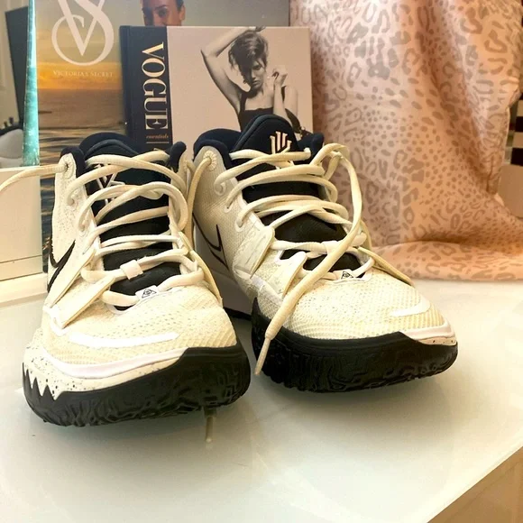 Nike | Shoes | Nike Kyrie 7 Tb White 22 Mens Basketball  display picture 1